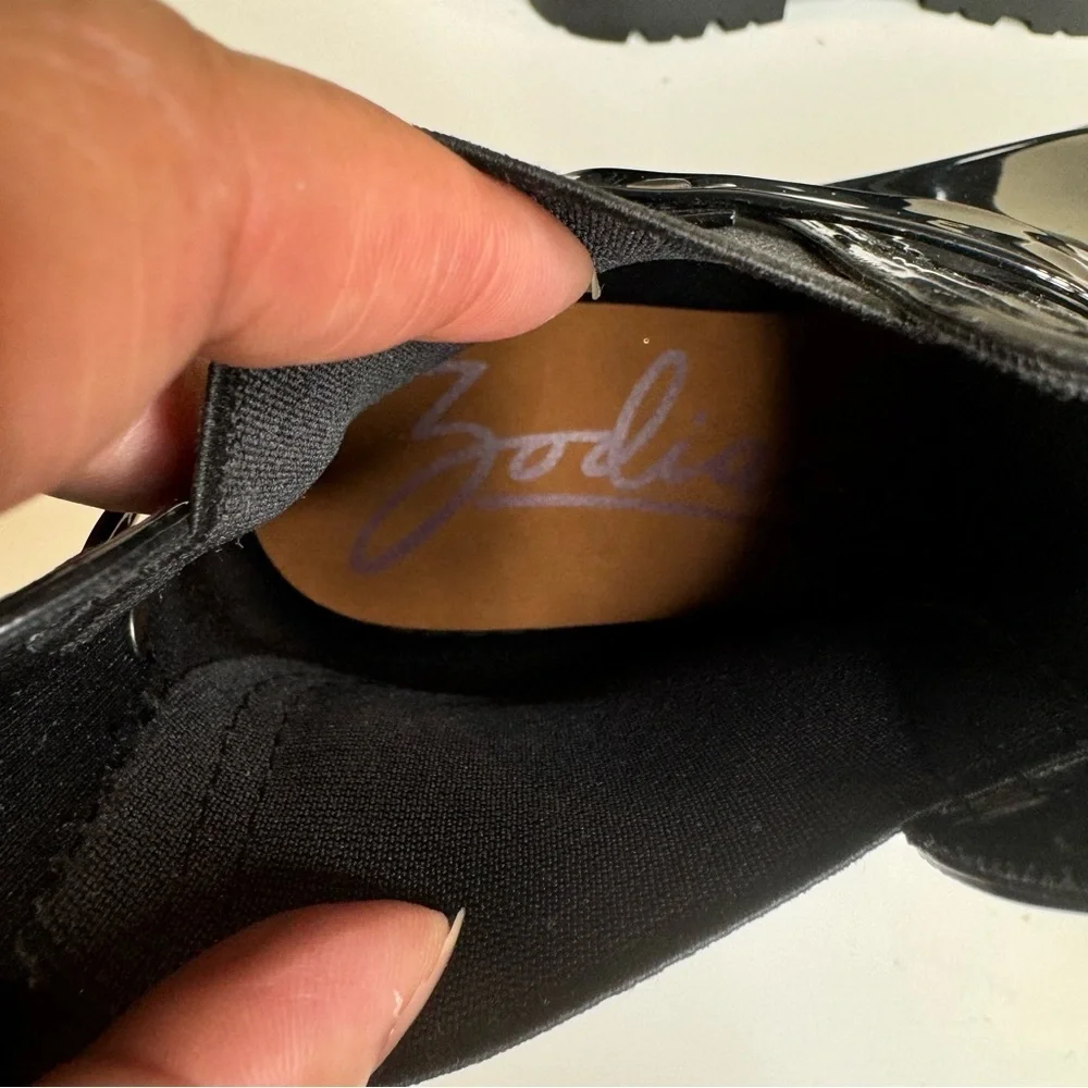 Zodiac Carter Chelsea Boot black size 6 NWOT